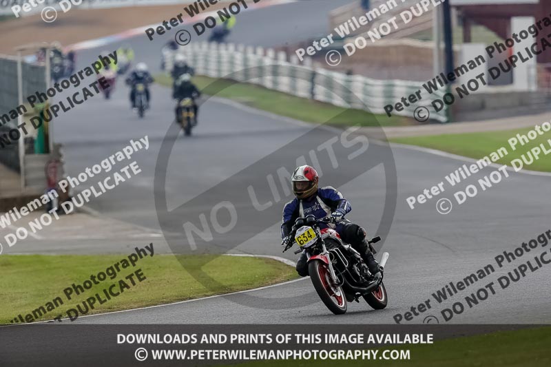 Vintage motorcycle club;eventdigitalimages;mallory park;mallory park trackday photographs;no limits trackdays;peter wileman photography;trackday digital images;trackday photos;vmcc festival 1000 bikes photographs